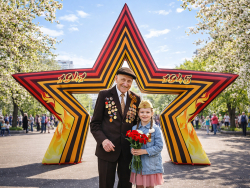 Надувная арка Звезда на 9 Мая